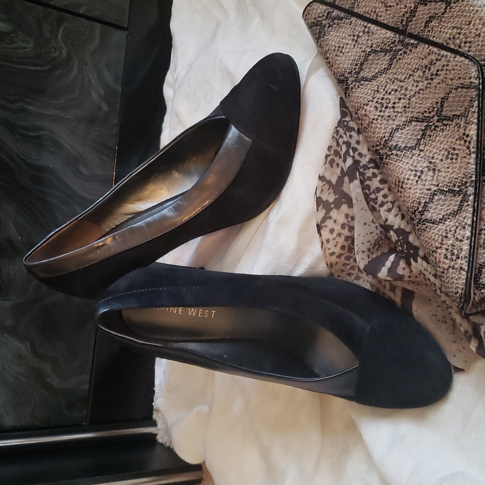 Nine West Black Leather/Suede Pump